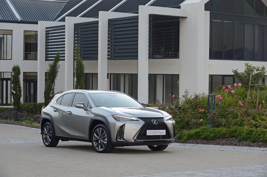  Lexus UX200 F-Sport 2019 года  (ZA) (фото 16 из 39)